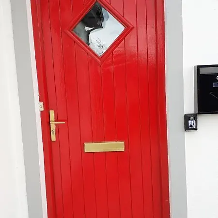 Countryview Hse - Private 1 Bed Within Our Family - 10 Minute Drive To Town That Has An Array Of Restaurants And Shops - Will Need A Car To Get Around - No Local Bus Service - No Oven Or Hob In Kitchenette Kwatera prywatna Ennis